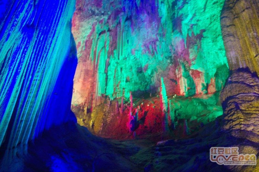 雨花街道联合开展环境整治志愿活动